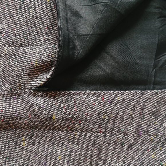 Structured Skirt - Picture 5 of 8